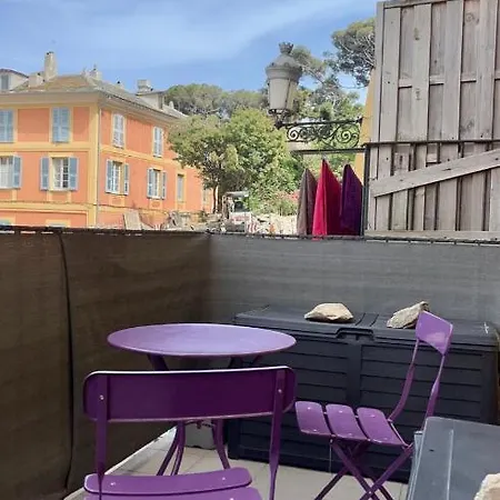Lägenhet Pres Du Vieux Port Terrasse Vue Degagee Eglise De Saint Jean *