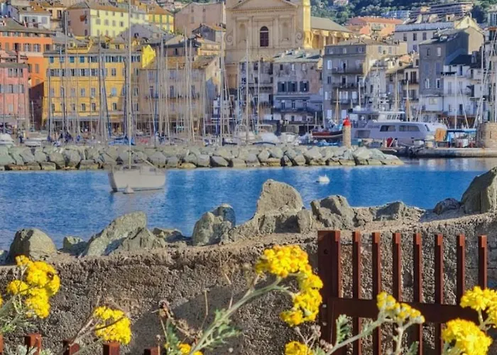 Διαμέρισμα Pres Du Vieux Port Terrasse Vue Degagee Eglise De Saint Jean