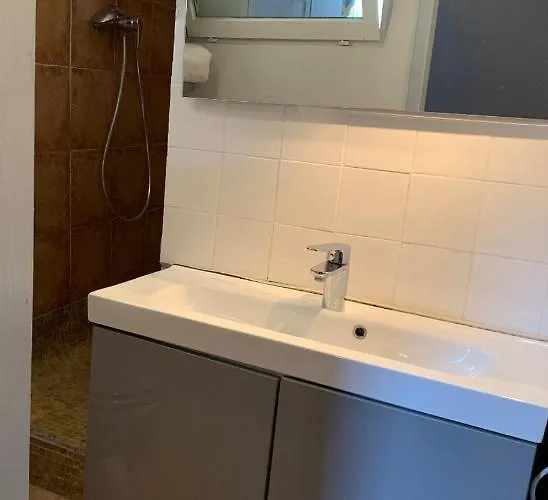 Pres Du Vieux Port Terrasse Vue Degagee Eglise De Saint Jean Apartment *