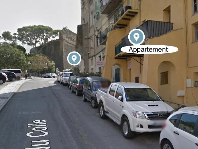 Pres Du Vieux Port Terrasse Vue Degagee Eglise De Saint Jean * Bastia (Corsica)